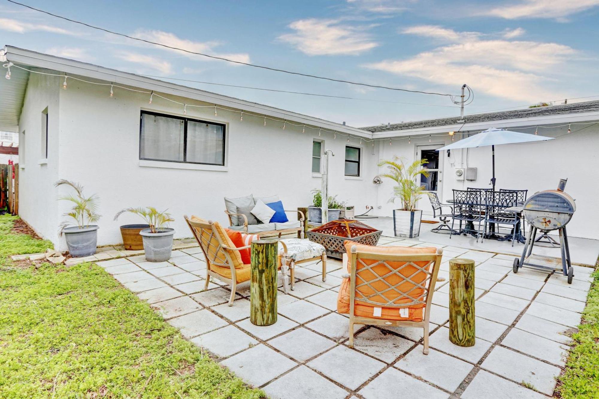 Blue Beach Cottage St. Pete Beach Exterior photo