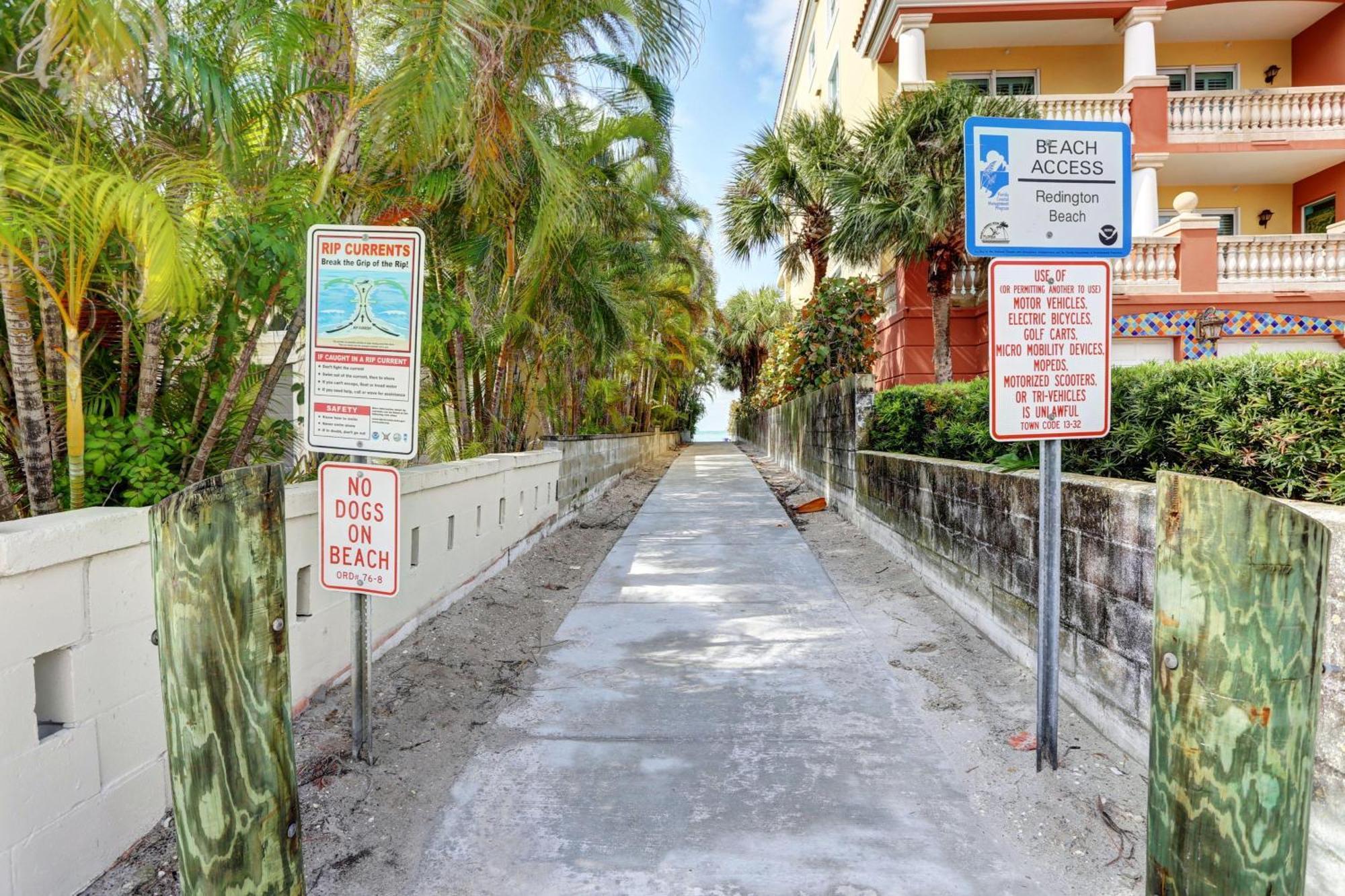 Blue Beach Cottage St. Pete Beach Exterior photo